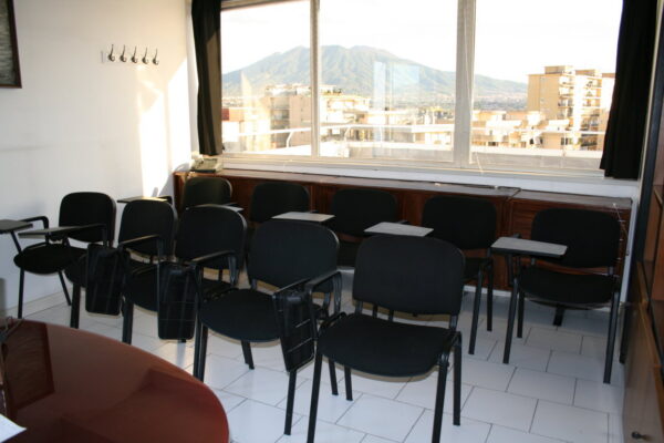 Napoli affitto aula sala eventi corsi formazione riunioni € 69 giorno - immagine 10